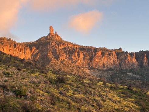 Westseite des Roque Nublo von der GC-60 aus gesehen